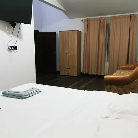 Golful Lodge *